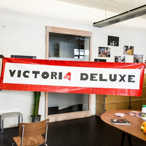 Victoria Deluxe 